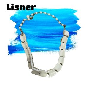 Vintage lisner necklace